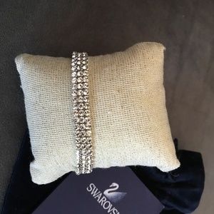 Gorgeous SWAROVSKI Mesh Bracelet A+ AND BONUS RING
